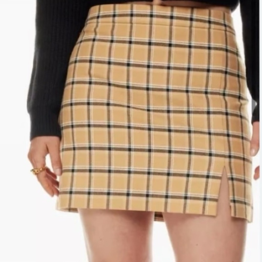 Wilfred Aritzia Plaid Mini Skirt Size 6 Tan Checkered Front Slit Preppy Academia
